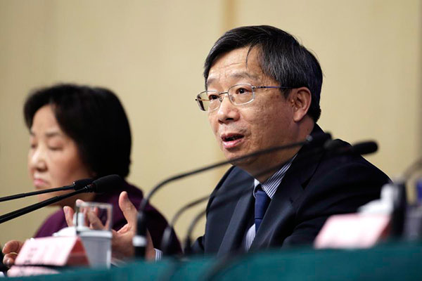 Central bank dismisses worries on yuan's devaluation after joining SDR