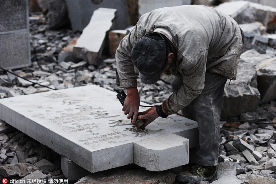 The snow-white world of a tombstone carver