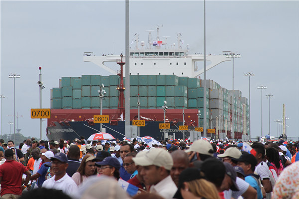 Chinese ship makes inaugural transit across expanded Panama Canal