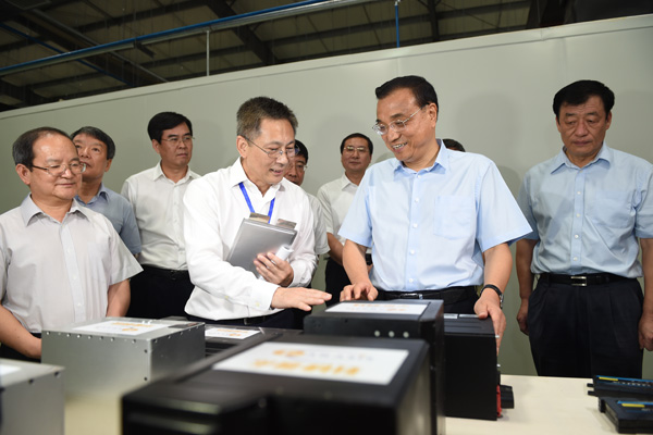 Premier Li: High-tech manufacturers to build brands and new business models
