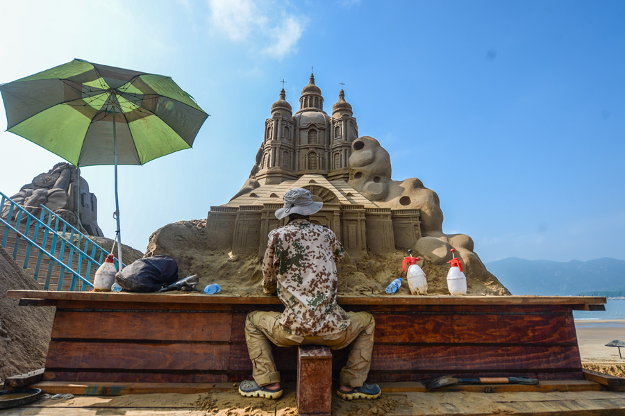 Sand sculptures in Zhejiang to welcome the upcoming G20 Summit