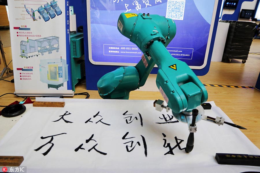 Robot writes beautiful calligraphy