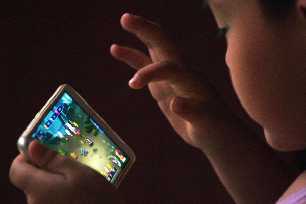 Children's ban can help curb fears over internet addiction