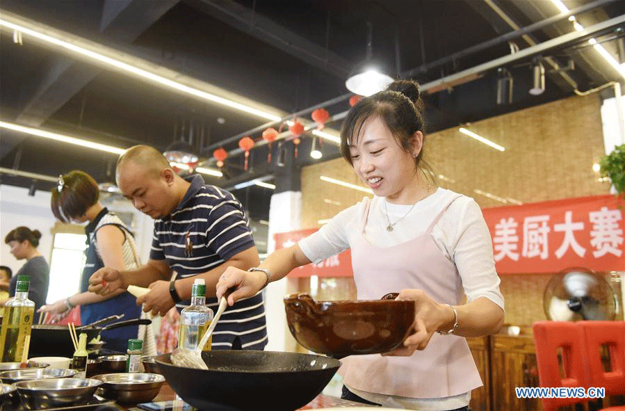 How Chinese spend their National Day holiday