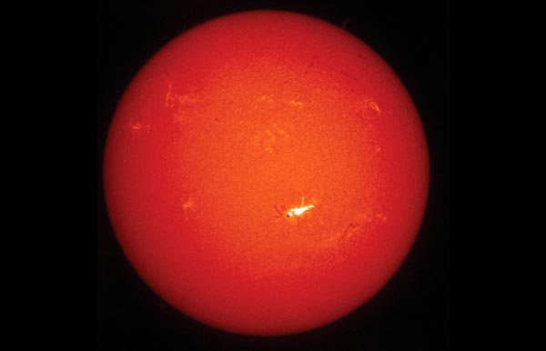 Sun fires off with major solar flare