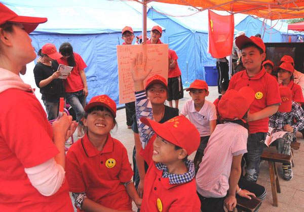 Young volunteers in quake-hit Yunnan