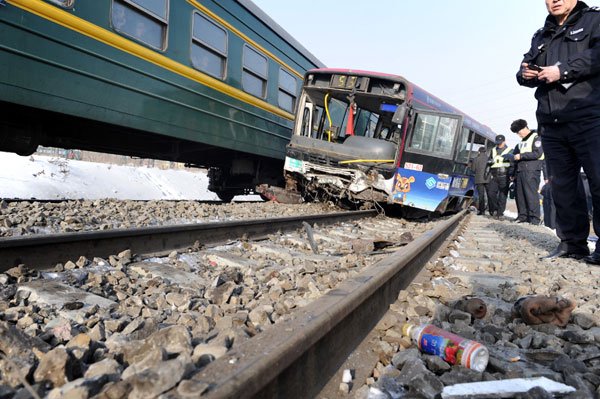 3 killed, 85 injured in train-bus clash tragedy