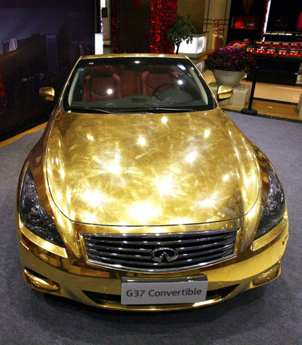 Golden sports car glitters in Nanjing