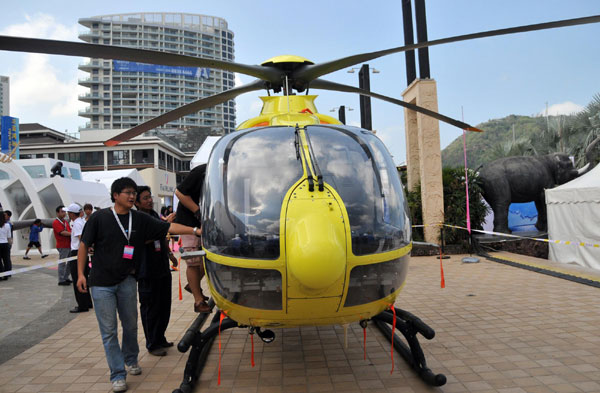 Big brands cash in on China's bling obsession