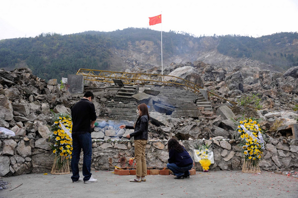 Beichuan quake victims mourned during Qingming Festival