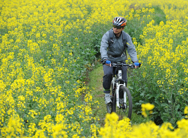 Spring arrives in China's first 'slow city'