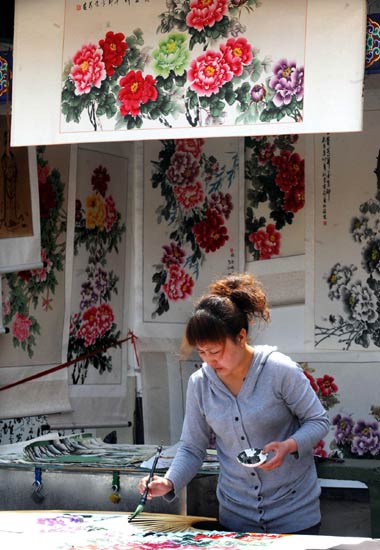 Peony flowers bloom Luoyang's economy