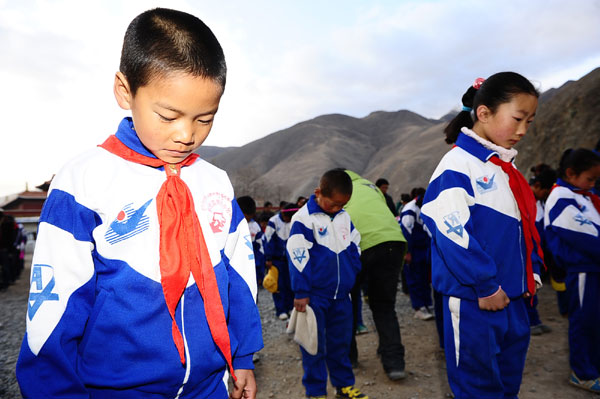 Moment of silence one year after earthquake