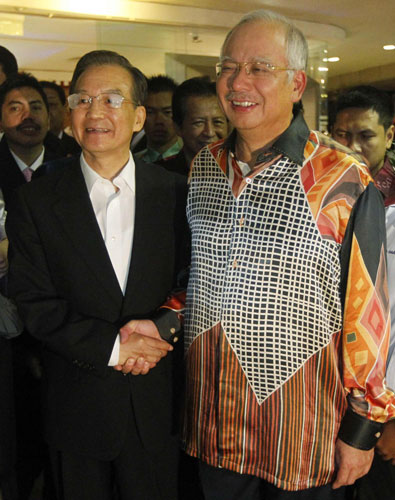 Premier Wen meets with Malaysian PM