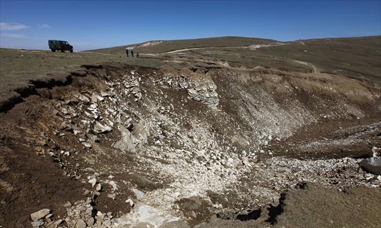 Plateau grasslands threatened by stone mining