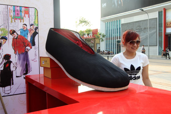 1-meter-long shoe