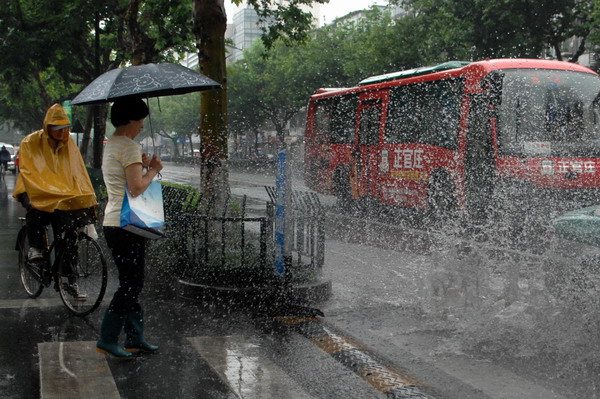 Timely rainfall soaks drought-hit E China