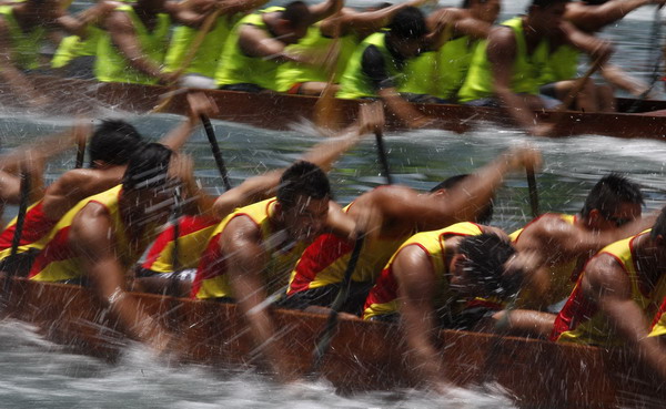 Chinese celebrate Dragon Boat Festival 