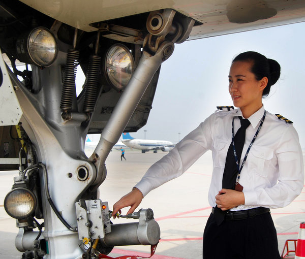 First female pilot flies NE China skies