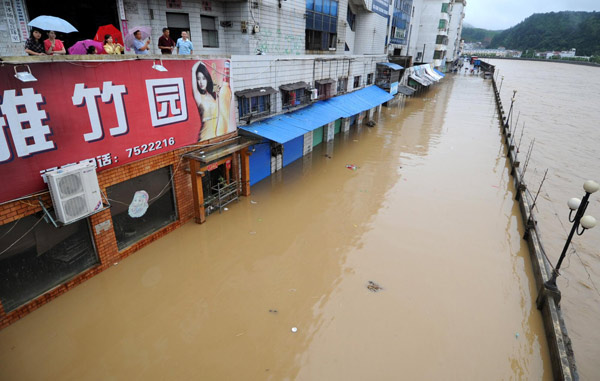 Slack drainage turns cities into lakes