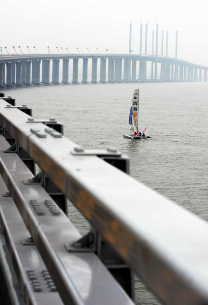 China opens world's longest sea bridge