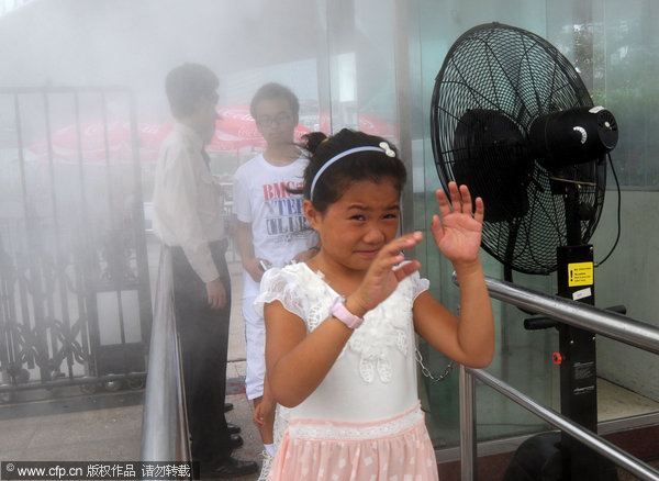 Heat waves hit south China