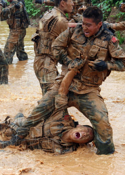 Soldiers start toughest training in SW China