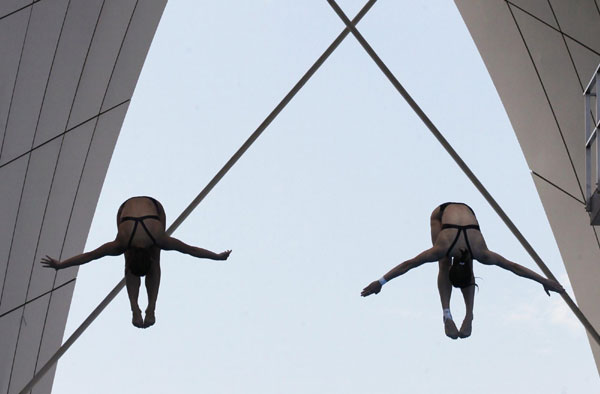 Divers compete in Shanghai