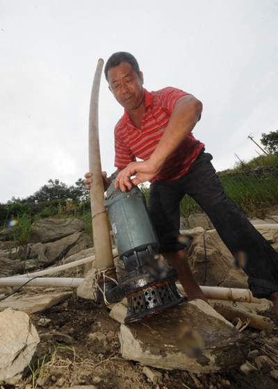 C China's Hunan hit by lasting droughts