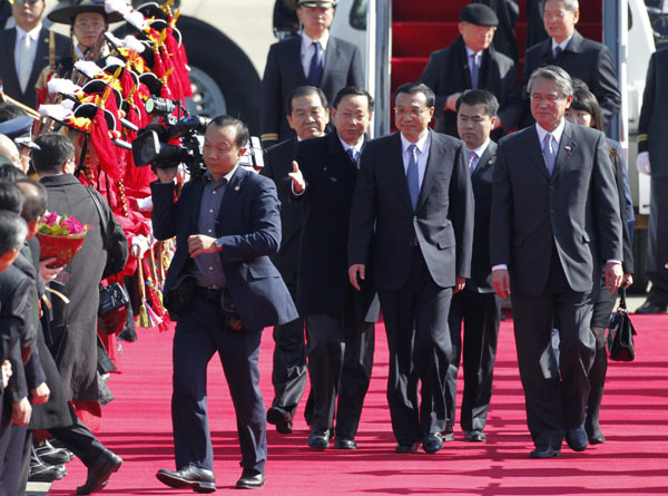 Vice-Premier Li arrives in ROK