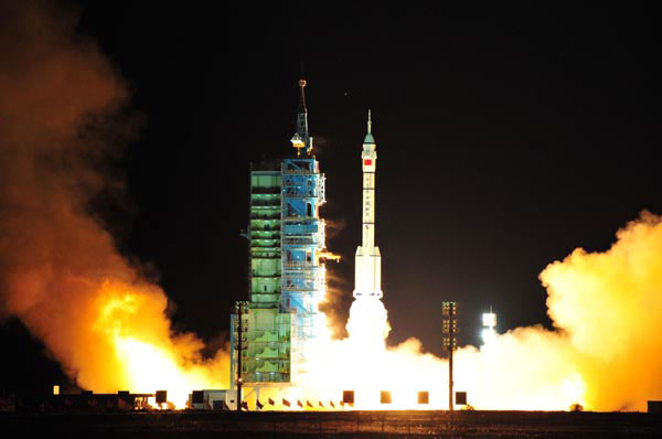 China says launch of Shenzhou VIII successful