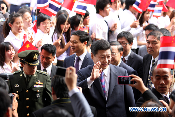 Chinese VP meets former Thai PM on relations