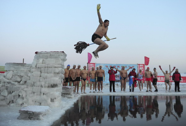 Harbin swimmers prepare for a cooling off