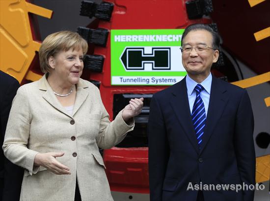 Wen, Merkel visit tunnelling equipment Co in Guangzhou