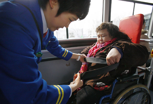 Disabled people in Beijing to take bus for free