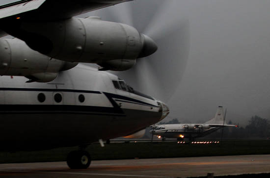 Night-flying training in Chengdu