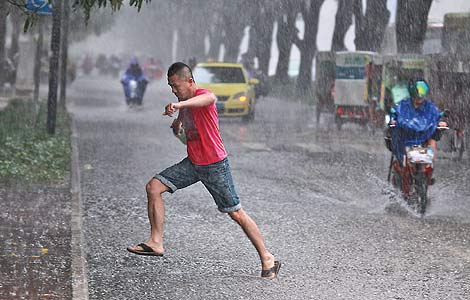 Heavy downpours to subside in south