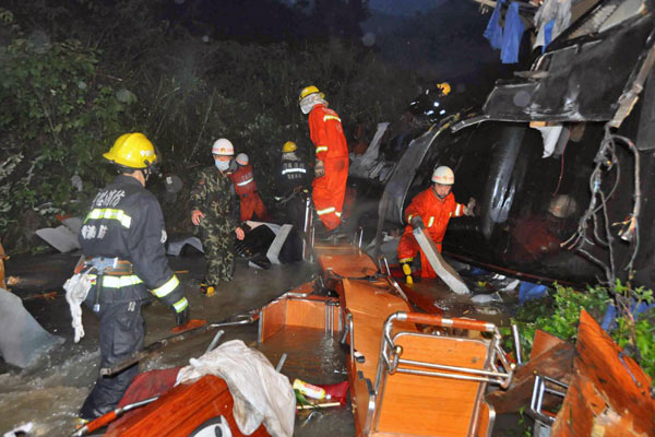 Bus plunge kills 17 in E China