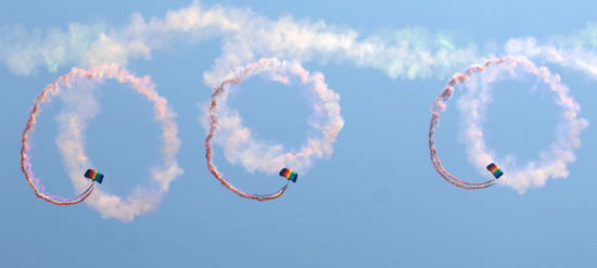 PLA parachute team performs in Xi'an