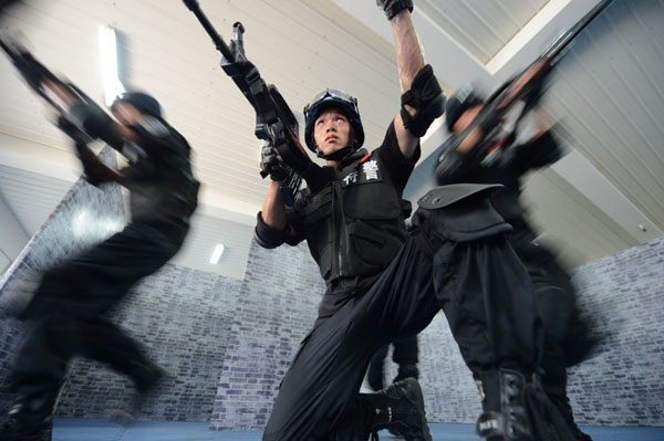 SWAT team conducts training in East China