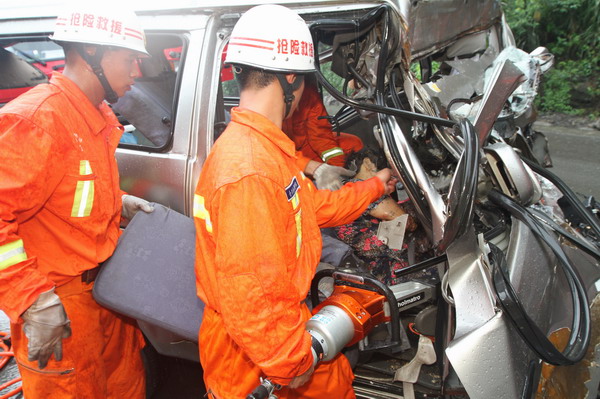 12 killed in Chongqing vehicle crash