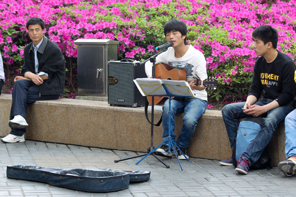 Street performers to gain legal status in Shanghai