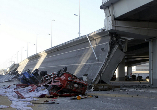 3 killed, 5 injured after bridge collapsed