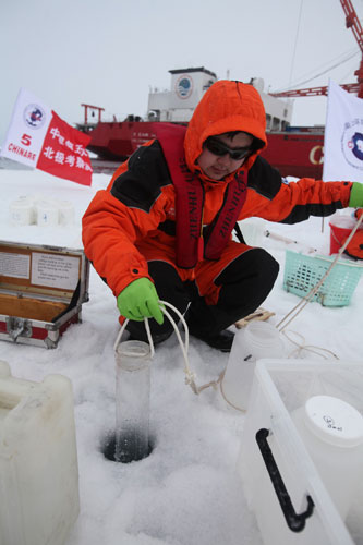 China's arctic pioneers begin work
