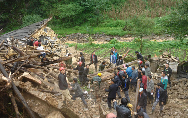 19 students dead in SW China landslide