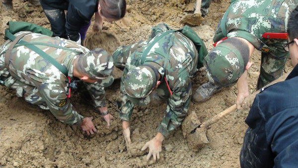 19 students dead in SW China landslide