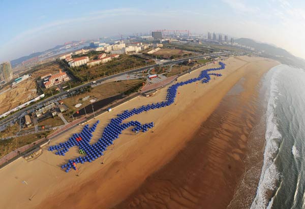 Largest tent mosaic created in Qingdao