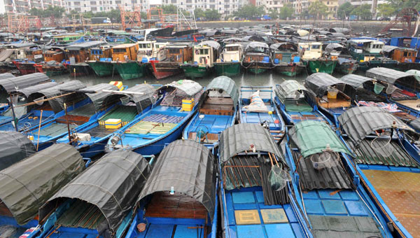 5 missing after Typhoon Son-Tinh sinks boat