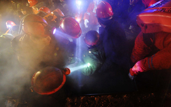 4 miners rescued after being trapped for 5 days