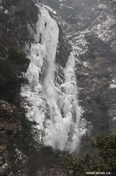 Scenery of frozen waterfall in Lushan Mountain